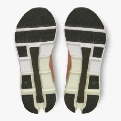 'On Running' Women's Cloudflyer 4 - Peach / Aloe -Outdoor Clothing Sale 71.98669 cloudflyer 4 fw22 peach aloe w g3 1024x1024@2x