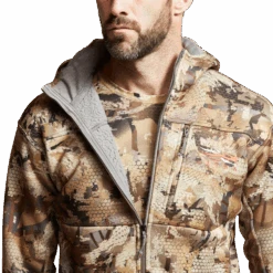 'Sitka' Men's Traverse Hoody - Optifade Waterfowl : Marsh -Outdoor Clothing Sale IMG SITKA WL 2022 600026 WL Traverse Hoody Optifade Waterfowl 592p Studio 02270 1024x1024@2x