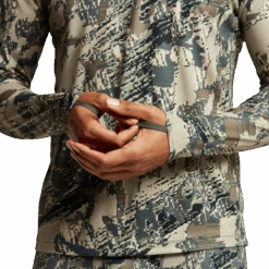 'Sitka' Core Lightweight Crew Shirt - Big Game : Optifade Open Country 5 'Sitka' Core Lightweight Crew Shirt - Big Game : Optifade Open Country -Outdoor Clothing Sale Img SITKA BG 2021 10064 OB Mens Core Lightweight Crew LS Optifade Open Country Studio 0008 1024x1024@2x