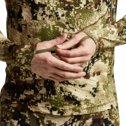 'Sitka' Men's Core Lightweight Crew Shirt - Big Game : Turkey : Optifade Subalpine -Outdoor Clothing Sale Img SITKA BG 2021 10064 SA Mens Core Lightweight Crew LS Optifade Subalpine Studio 0108 1024x1024@2x