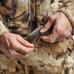 'Sitka' Men's Dakota Jacket - Waterfowl : Marsh -Outdoor Clothing Sale img WF 2020 50239 WL XX 1191 hem 1024x1024@2x